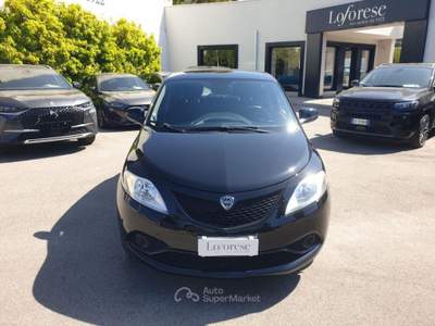 Lancia Ypsilon 1.2 69 CV 5 porte Gold Nero usata Taranto