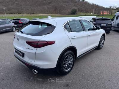 Alfa Romeo Stelvio 2.2 Turbodiesel perla 210 CV AT8 Q4 Super 4x4 4WD Bianco usata Sant'Angelo in vado