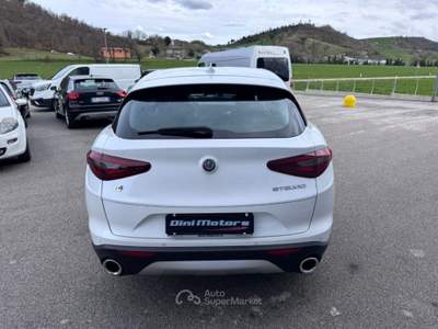 Alfa Romeo Stelvio 2.2 Turbodiesel perla 210 CV AT8 Q4 Super 4x4 4WD Bianco usata Sant'Angelo in vado