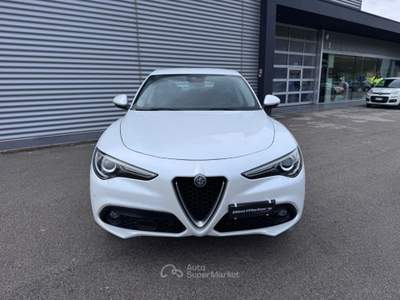 Alfa Romeo Stelvio 2.2 Turbodiesel perla 210 CV AT8 Q4 Super 4x4 4WD Bianco usata Sant'Angelo in vado
