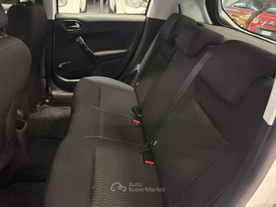 Peugeot 208 1° serie PureTech 82 5 porte Active Bianco usata Siena