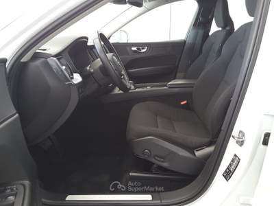 Volvo XC60 B4 (d) AWD Geartronic Momentum *GANCIO TRAINO* Bianco usata Firenze