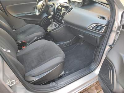 Lancia Ypsilon con 26 Euro 450 km Bronzo usata Padova