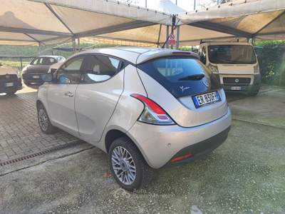 Lancia Ypsilon con 26 Euro 450 km Bronzo usata Padova