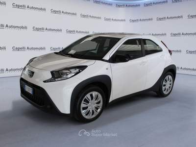 Toyota Aygo X 1.0B (72 CV) Active S-CVT Bianco usata Casalmaggiore