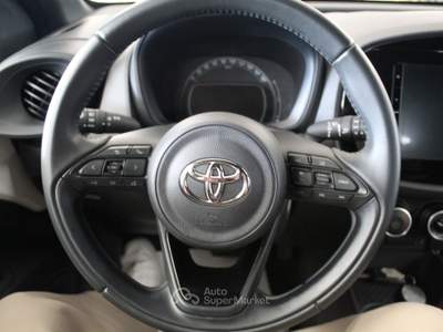 Toyota Aygo X 1.0B (72 CV) Active S-CVT Bianco usata Casalmaggiore