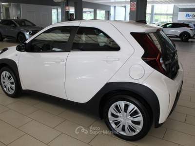Toyota Aygo X 1.0B (72 CV) Active S-CVT Bianco usata Casalmaggiore