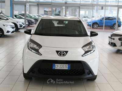 Toyota Aygo X 1.0B (72 CV) Active S-CVT Bianco usata Casalmaggiore