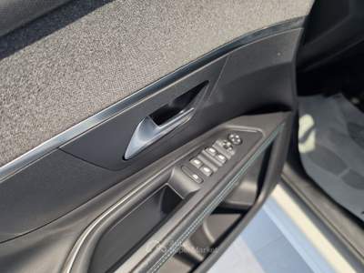 Peugeot 3008 BlueHDI 130 EAT8 S&S Allure Pack Bianco usata Salerno