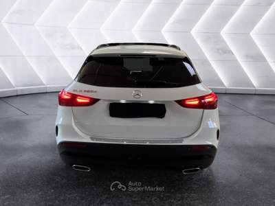 Mercedes-Benz GLA GLA 200 d AMG Line Adv Plus Bianco usata Napoli