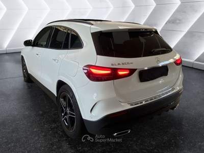 Mercedes-Benz GLA GLA 200 d AMG Line Adv Plus Bianco usata Napoli