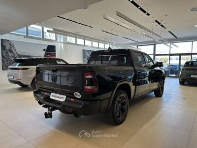 Dodge RAM RAM 1500 QUAD CAB MID BOX 5.7 HEMI V8 AUT (295KW) Nero usata Forlì