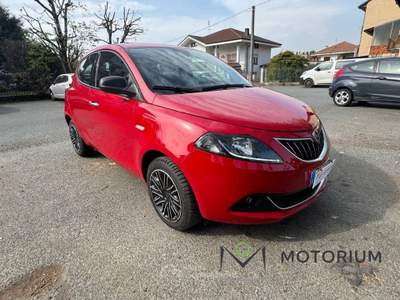 Lancia Ypsilon 1.0 firefly hybrid Silver s&amp;s 70cv 5p.ti Rosso usata Rivarolo Canavese