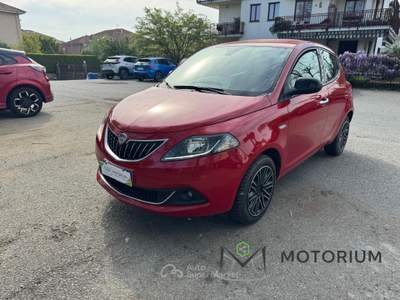Lancia Ypsilon 1.0 firefly hybrid Silver s&amp;s 70cv 5p.ti Rosso usata Rivarolo Canavese