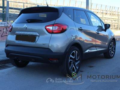 Renault Captur 1.5 DCI S&amp;S ENERGY R-LINK Rosso usata Napoli