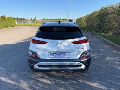 Hyundai Kona HYUNDAI Kona 1.6 CRDI Hybrid 48V DCT XLine Safety Pack 136 C.V.  Bianco usata Francavilla Fontana