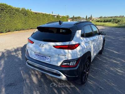 Hyundai Kona HYUNDAI Kona 1.6 CRDI Hybrid 48V DCT XLine Safety Pack 136 C.V.  Bianco usata Francavilla Fontana