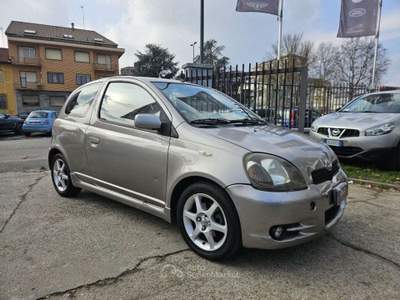 Toyota Yaris 1.5i 16V cat 3 porte T Sport Grigio usata Torino