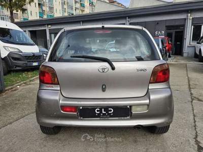 Toyota Yaris 1.5i 16V cat 3 porte T Sport Grigio usata Torino
