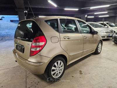 Mercedes-Benz Classe A A 180 CDI Elegance Oro usata Torino