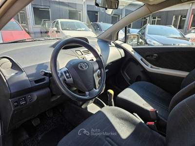 Toyota Yaris 1.0 5 porte Sol Grigio usata Torino