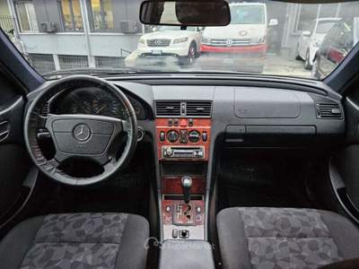 Mercedes-Benz Classe C C 180 cat Classic Grigio usata Torino