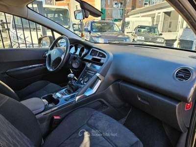 Peugeot 3008 1.6 HDi 112CV Tecno Nero usata Torino