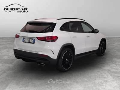 Mercedes-Benz GLA 200 D Premium 8G-DCT Bianco usata Lucca