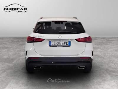 Mercedes-Benz GLA 200 D Premium 8G-DCT Bianco usata Lucca