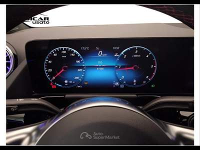 Mercedes-Benz GLA 200 D Premium 8G-DCT Bianco usata Lucca