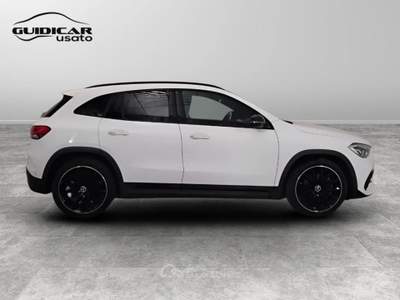 Mercedes-Benz GLA 200 D Premium 8G-DCT Bianco usata Lucca