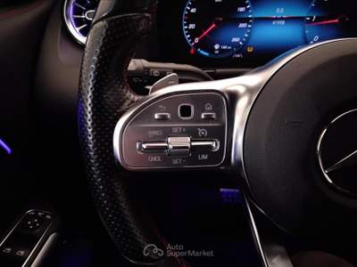 Mercedes-Benz GLA 200 D Premium 8G-DCT Bianco usata Lucca