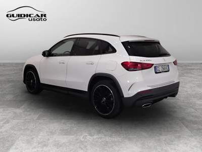 Mercedes-Benz GLA 200 D Premium 8G-DCT Bianco usata Lucca