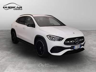 Mercedes-Benz GLA 200 D Premium 8G-DCT Bianco usata Lucca
