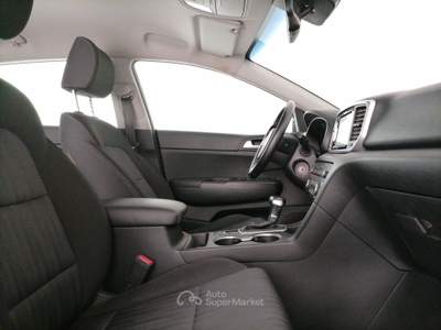 Kia Sportage 1.6 crdi mhev Business Class 2wd 136cv dct7 Bianco usata Roma