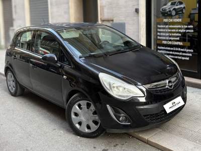 Opel Corsa 1.2 benzina 5 porte **LEGGI INFO** Nero usata Bari