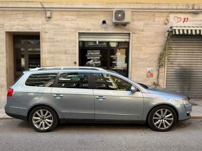 Volkswagen Passat DPF DSG Highline Grigio usata Bari