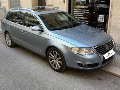 Volkswagen Passat DPF DSG Highline Grigio usata Bari