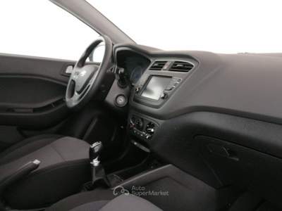 Hyundai i20 II 2018 1.2 mpi Connectline 75cv 5p Rosso usata Roma