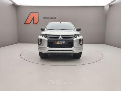 Mitsubishi L200 2.3D 150CV  CLUB CAB INFORM 4WD Grigio usata Voghera