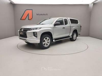 Mitsubishi L200 2.3D 150CV  CLUB CAB INFORM 4WD Grigio usata Voghera