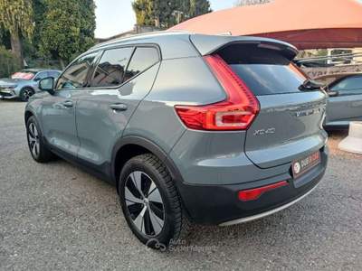 Volvo XC40 T3 Geartronic Momentum Pro Grigio usata Varese