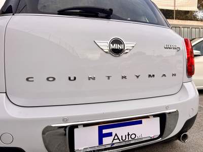 MINI Cooper D Countryman 1.6,Climatronic,LED colorati interni,Cruise Control,ecc. Bianco usata San Michele Salentino
