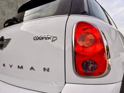 MINI Cooper D Countryman 1.6,Climatronic,LED colorati interni,Cruise Control,ecc. Bianco usata San Michele Salentino