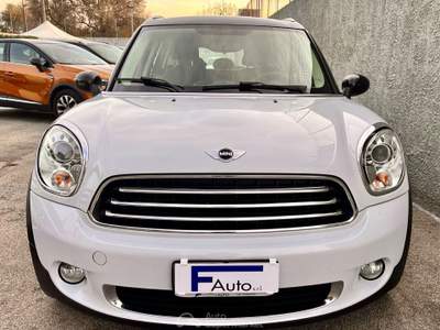 MINI Cooper D Countryman 1.6,Climatronic,LED colorati interni,Cruise Control,ecc. Bianco usata San Michele Salentino