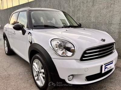 MINI Cooper D Countryman 1.6,Climatronic,LED colorati interni,Cruise Control,ecc. Bianco usata San Michele Salentino