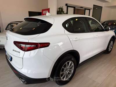 Alfa Romeo Stelvio 2.2 t Business rwd 180cv auto Bianco usata Gaglianico