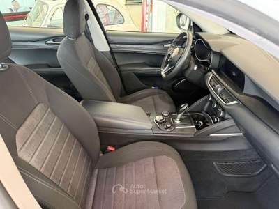 Alfa Romeo Stelvio 2.2 t Business rwd 180cv auto Bianco usata Gaglianico