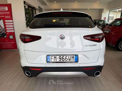 Alfa Romeo Stelvio 2.2 t Business rwd 180cv auto Bianco usata Gaglianico