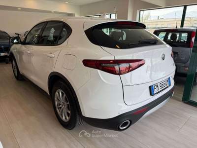 Alfa Romeo Stelvio 2.2 t Business rwd 180cv auto Bianco usata Gaglianico